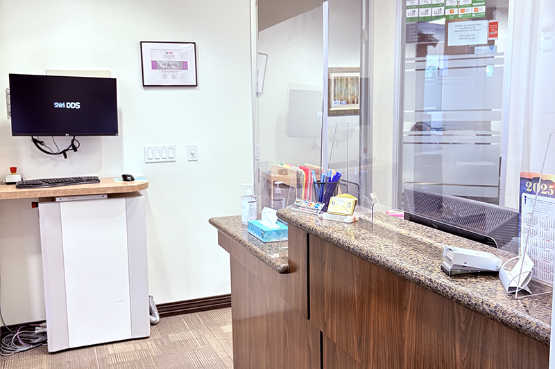 Diastema Closure Implants in Los Angeles